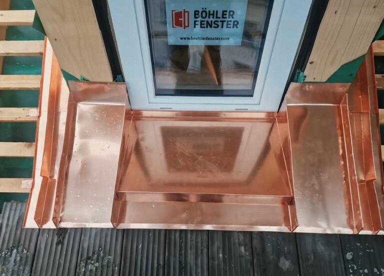 Bavette cuivre en appui de lucarne